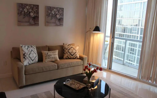 Deluxe 5 Star Condo Iconbrickell@25Th, Free Spa/Gym/Pool
