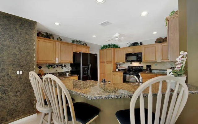 Piccadilly Cir Home