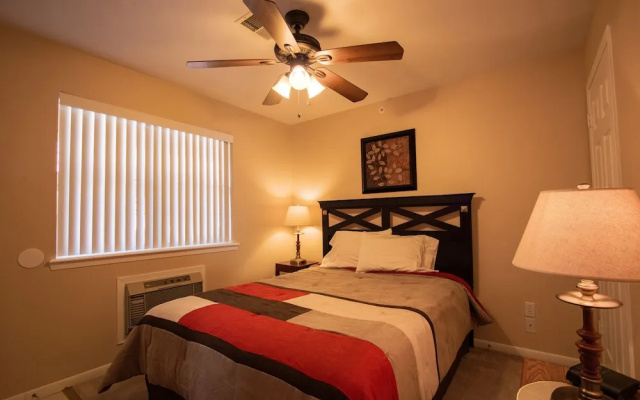 Overlook Grove - 2 Br Condo
