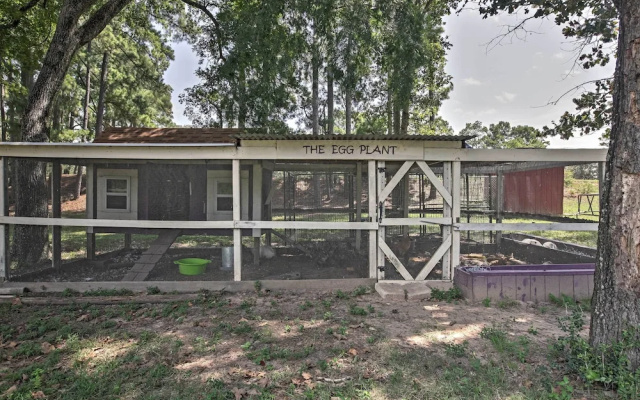 Tranquil Plantersville Cabin: Farm Animals On-site