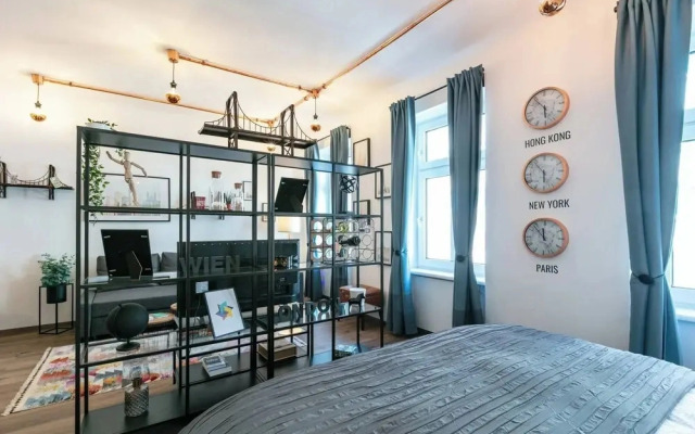 6 min Walk to Metro - 3 Stops to City Center