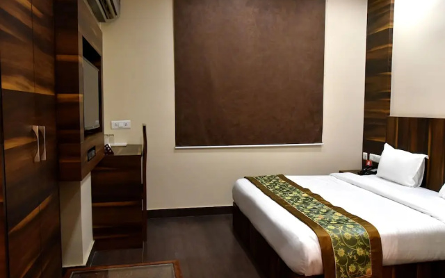 OYO 7896 Hotel Rang Mahal