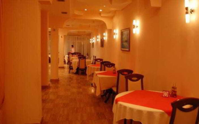 Montenegro Hotel in Struga, Macedonia from 60$, photos, reviews - zenhotels.com meals
