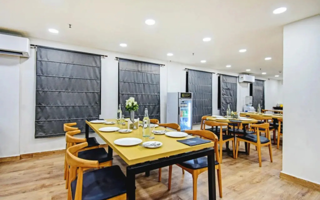 The Royal Retreat by OYO Rooms