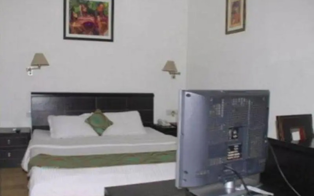 Oyo Rooms Cyber Ii