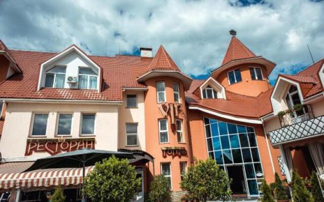 VIP Hotel Хуст вид на фасад