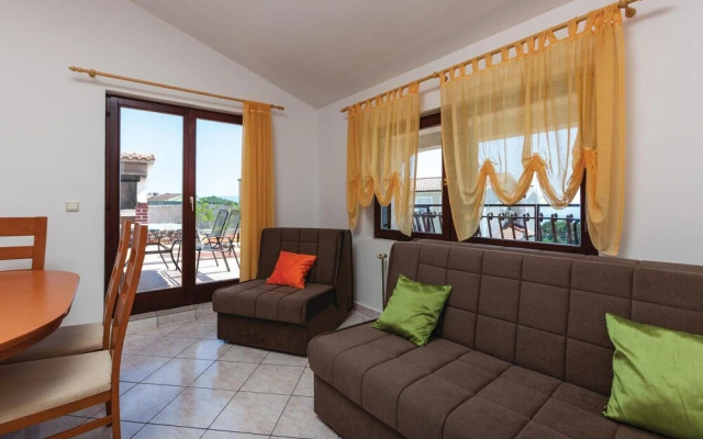 Nice Home in Podstrana With Wifi and 2 Bedrooms
