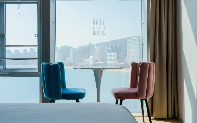 Gray 193 Hotel