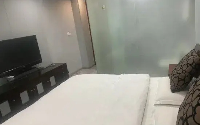 Cixi Huakun Theme Hotel
