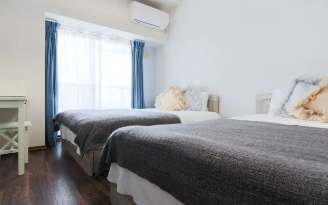 Grand Court Namba 401