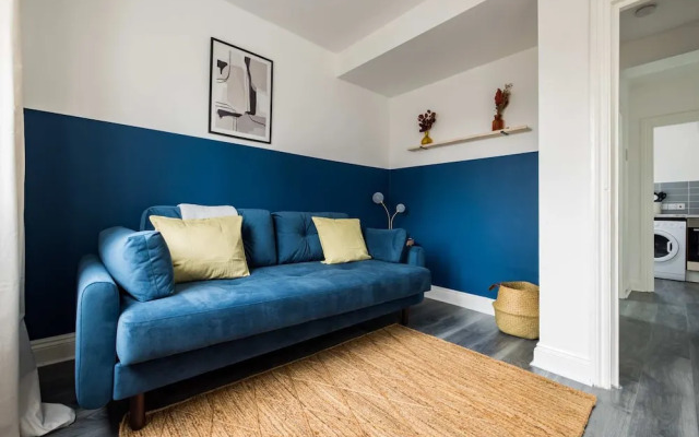 Stylish 2 Bedroom Apartment - Shepherd s Bush