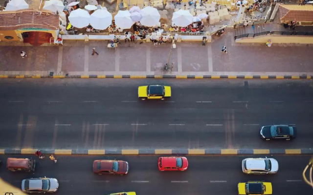 شقة فندقية صف اول بحر مباشر