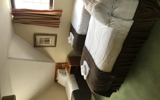 Barrington Lodge Hotel