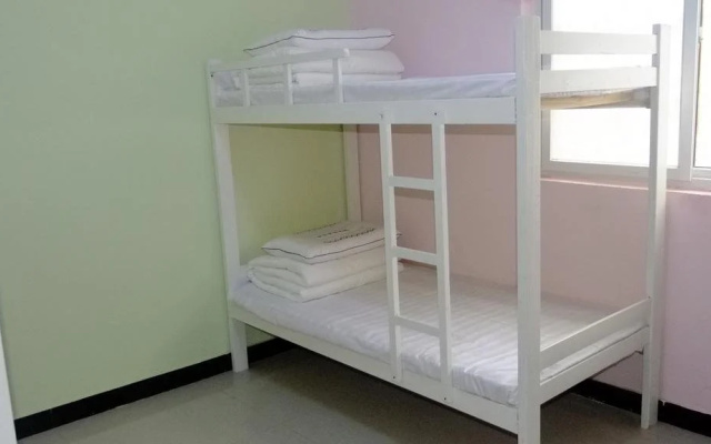 Alley Youth Hostel