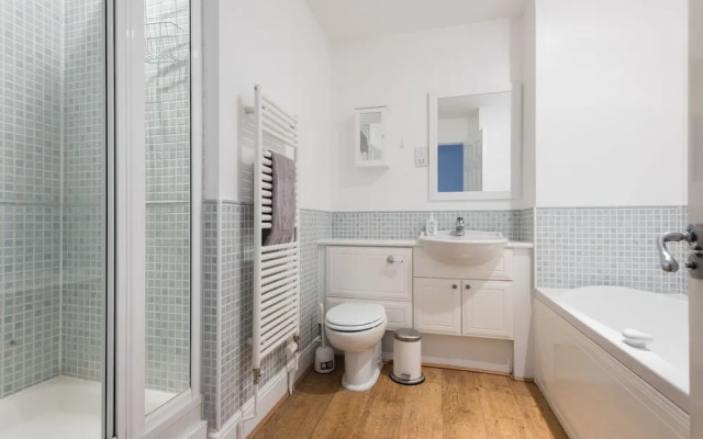The Blue Compass - Central 4BDR with Garden