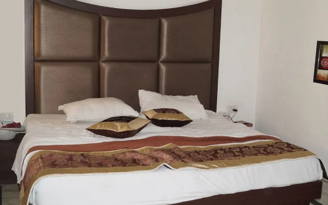 Optimum Sheela Inn @ Taj