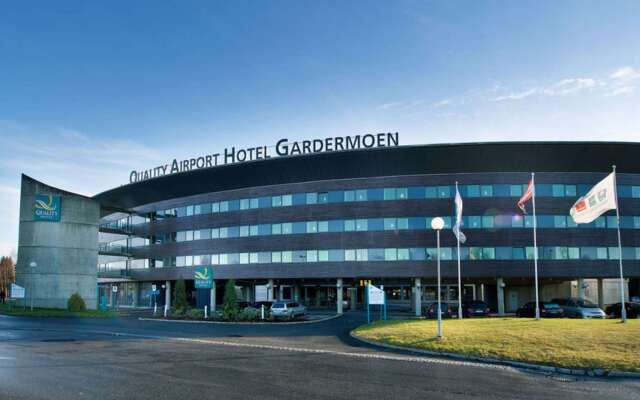 Quality Airport Hotel Gardermoen вид на фасад