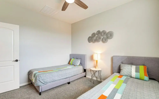 Pool, Views & Ample Space! Sunny Goodyear Retreat