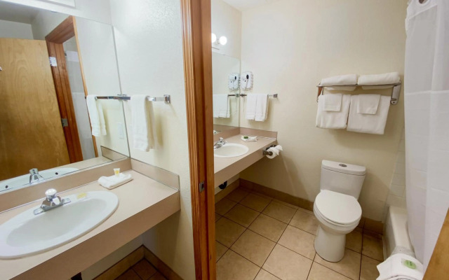 Sisters Inn And Suites