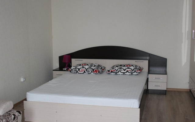 Bonzhur Apartment 4