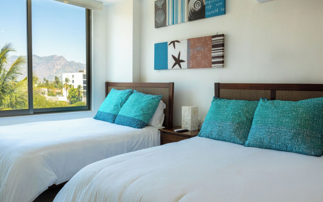 Luxury Condo with Private Beach 4BR