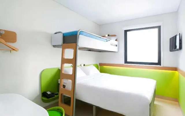 Mercure Jakarta Grogol