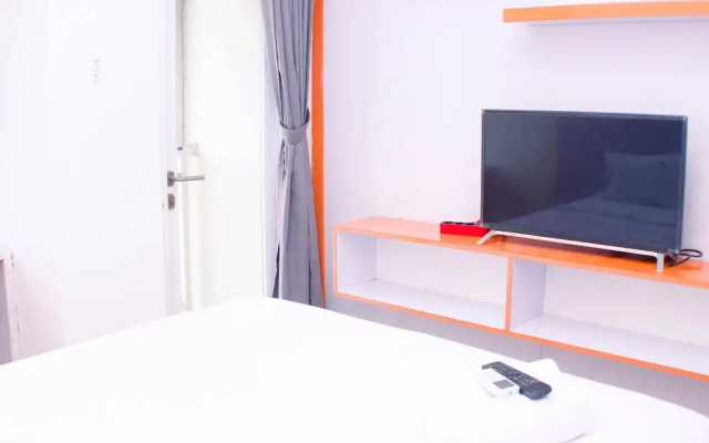 Best Deal And Comfy Studio Tamansari Mahogany Apartment