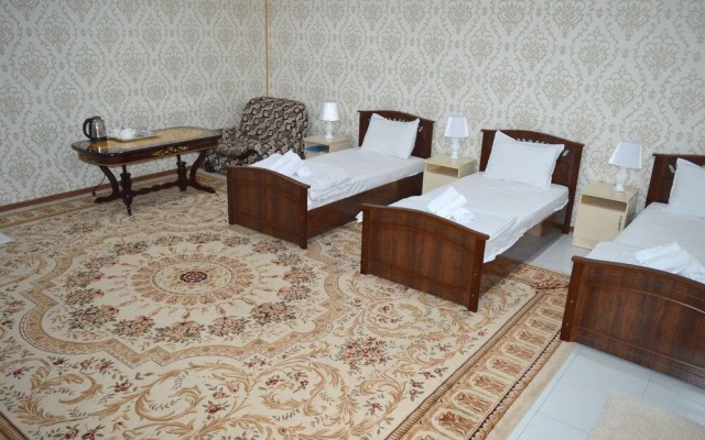 Hazrat Hotel