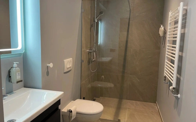 North Apartment 204