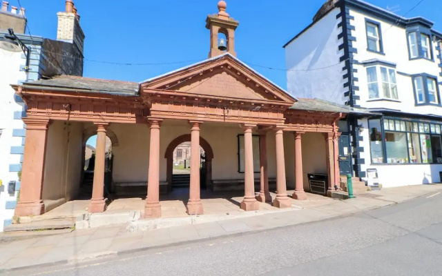 2 Eden Lodge