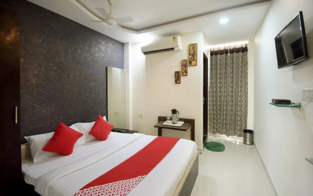 OYO Flagship 80565 Hotel Royal Inn