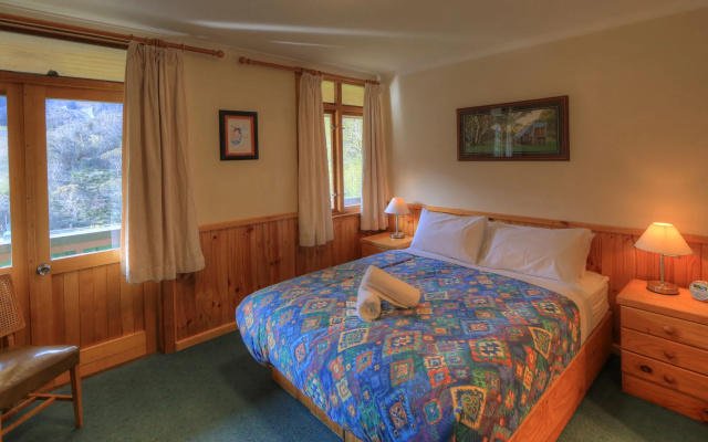Candlelight Lodge