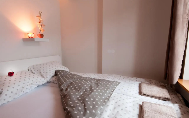 Cube Central Rooms For 2