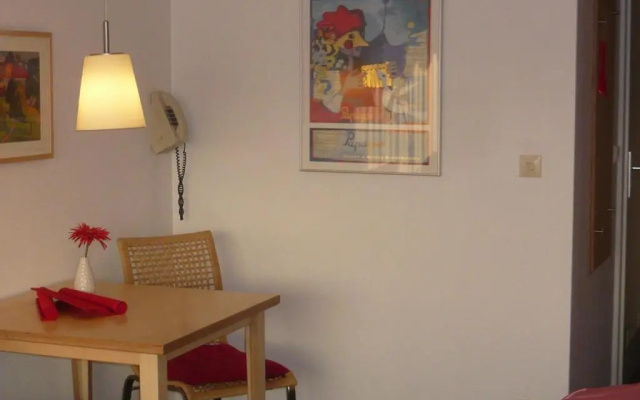 Joe's Apartments