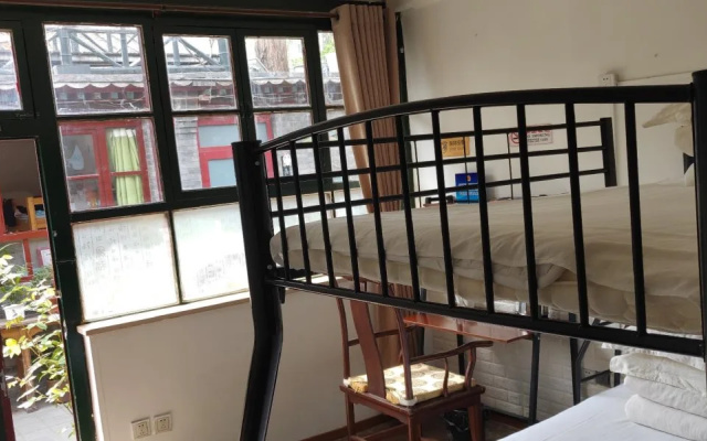 Beijing Templeside Lianlian Hutong Guest House