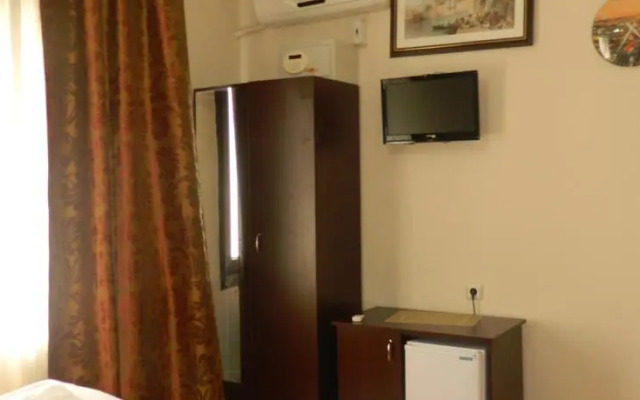 Family Inn Aparts