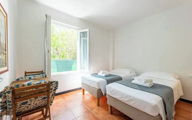 Vernazza Apartments