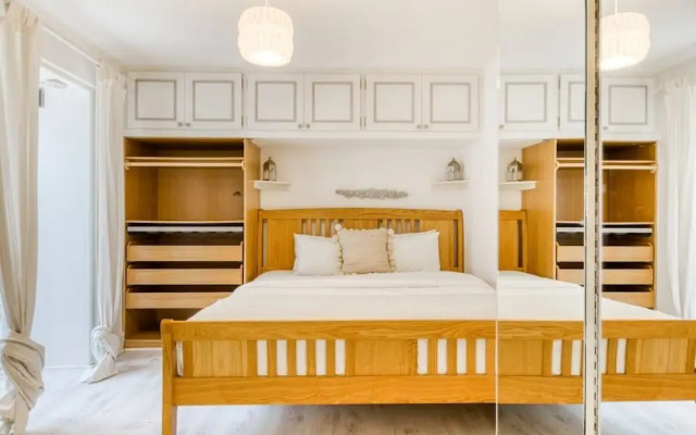 2bed w/ Covered Patio, 5 Mins to Paddington Stn