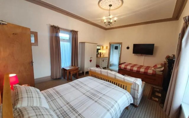 Caulfields Hotel