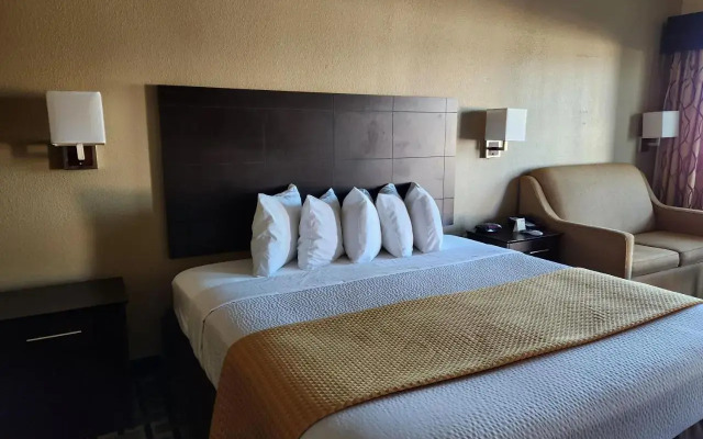 Rodeway Inn & Suites