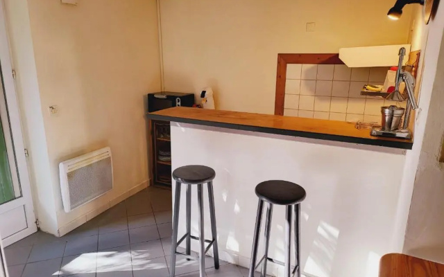 Studio of 24m with Small Patio