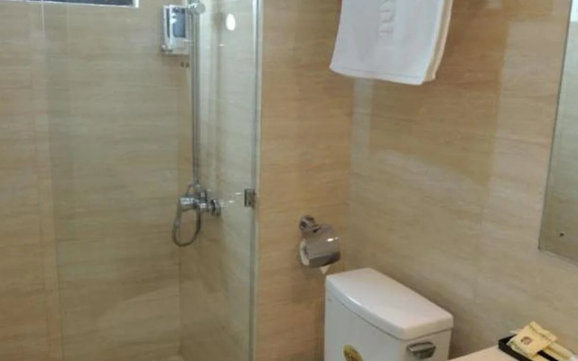 B Hotel