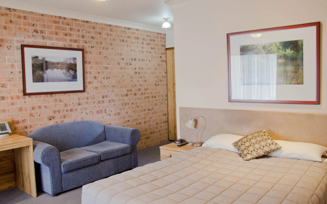 Baybrook Motor Inn & Apartments