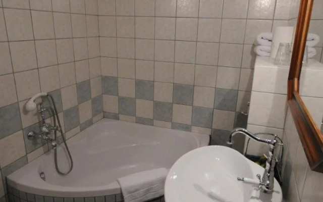 Margit Suites Hotel