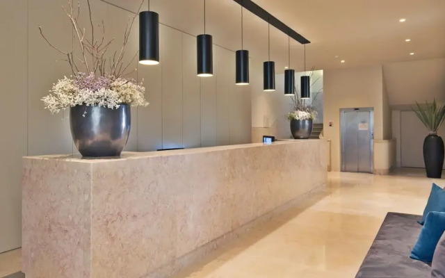 Gary01 Exclusive Top Floor 2BD by the Timeout Market