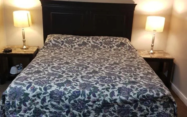 Grand Forks Hotel