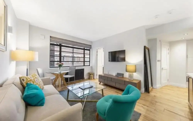 Modern London Nell Gwynn House Apartment