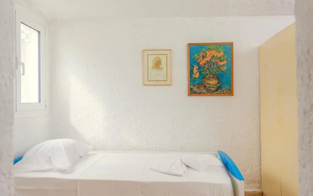 The Kokkini Beach Retreat