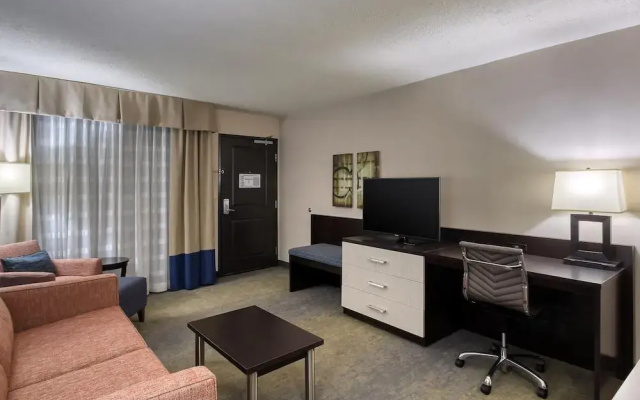 Holiday Inn & Suites Atlanta Airport-North