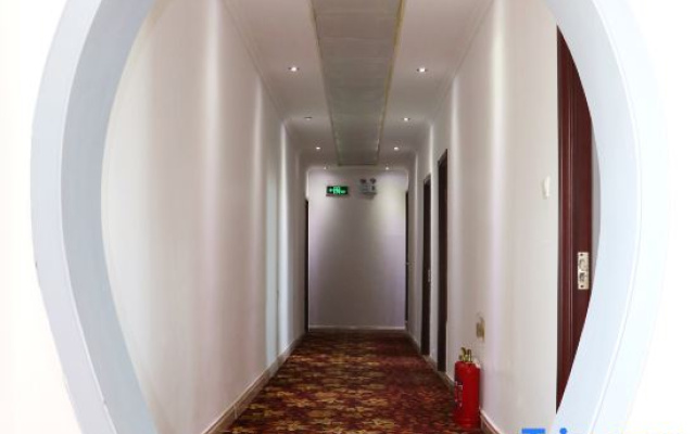 Yingjie Collection Hotel (Zibo Aluminum City Shopping Center Shandong Aluminum Vocational College)